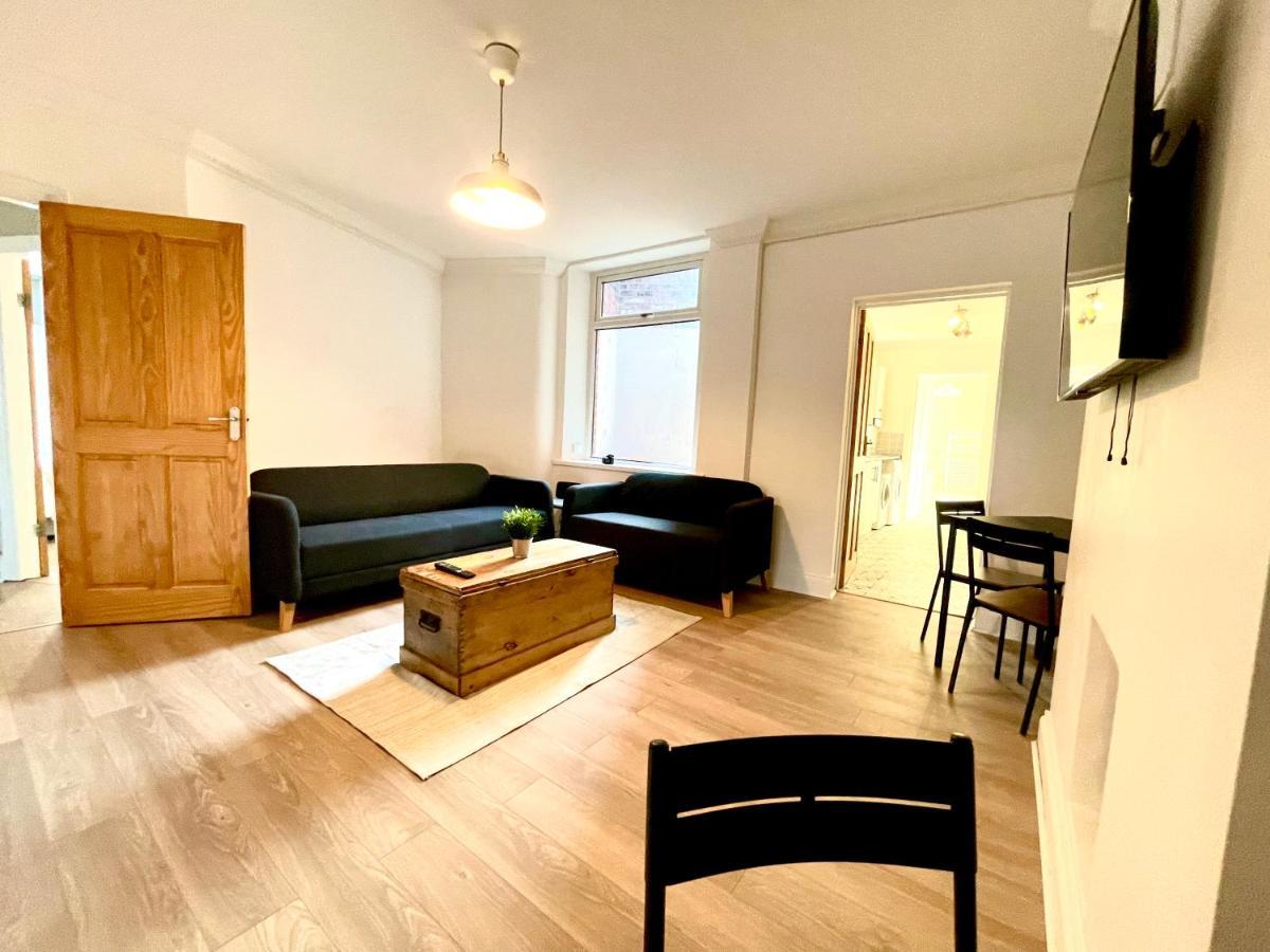 Huge Serviced Apartment With Free Parking Jesmond Extérieur photo
