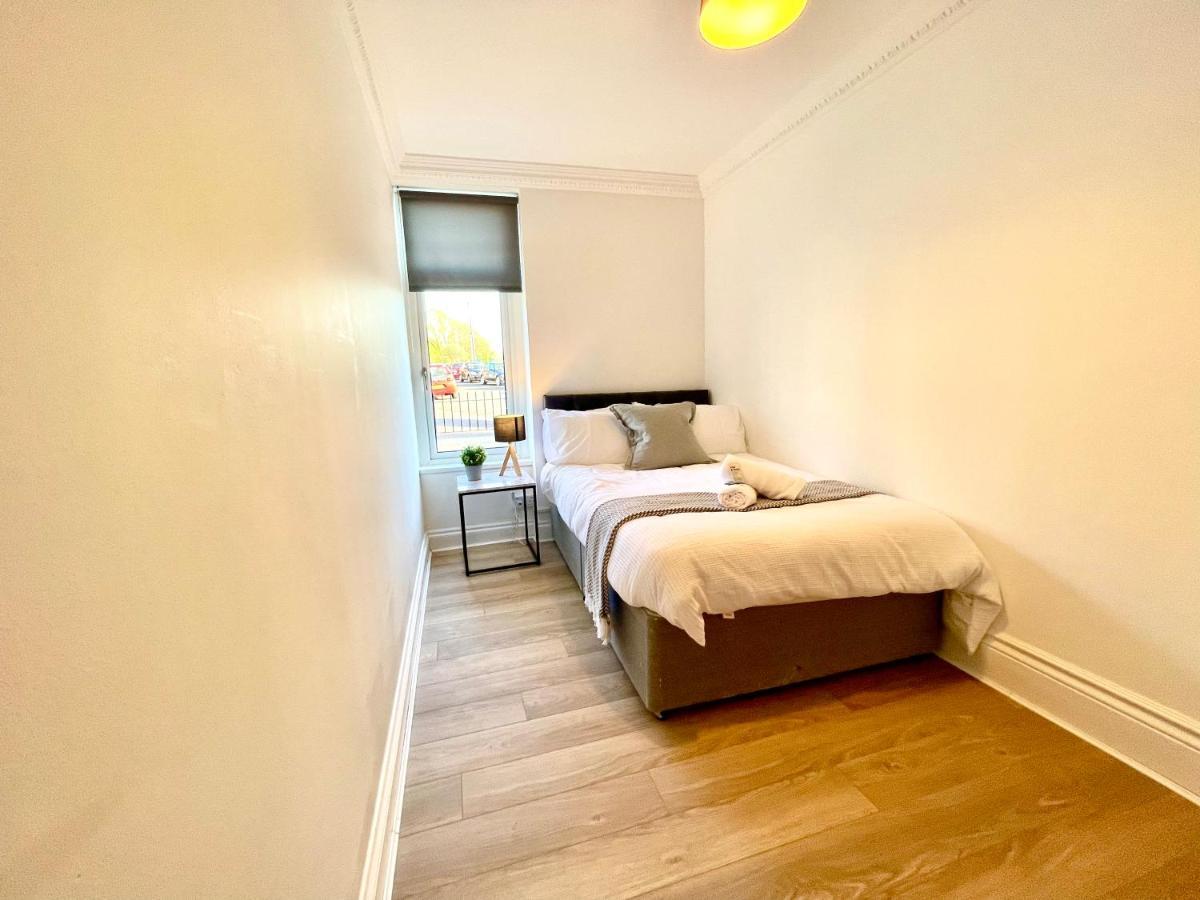 Huge Serviced Apartment With Free Parking Jesmond Extérieur photo
