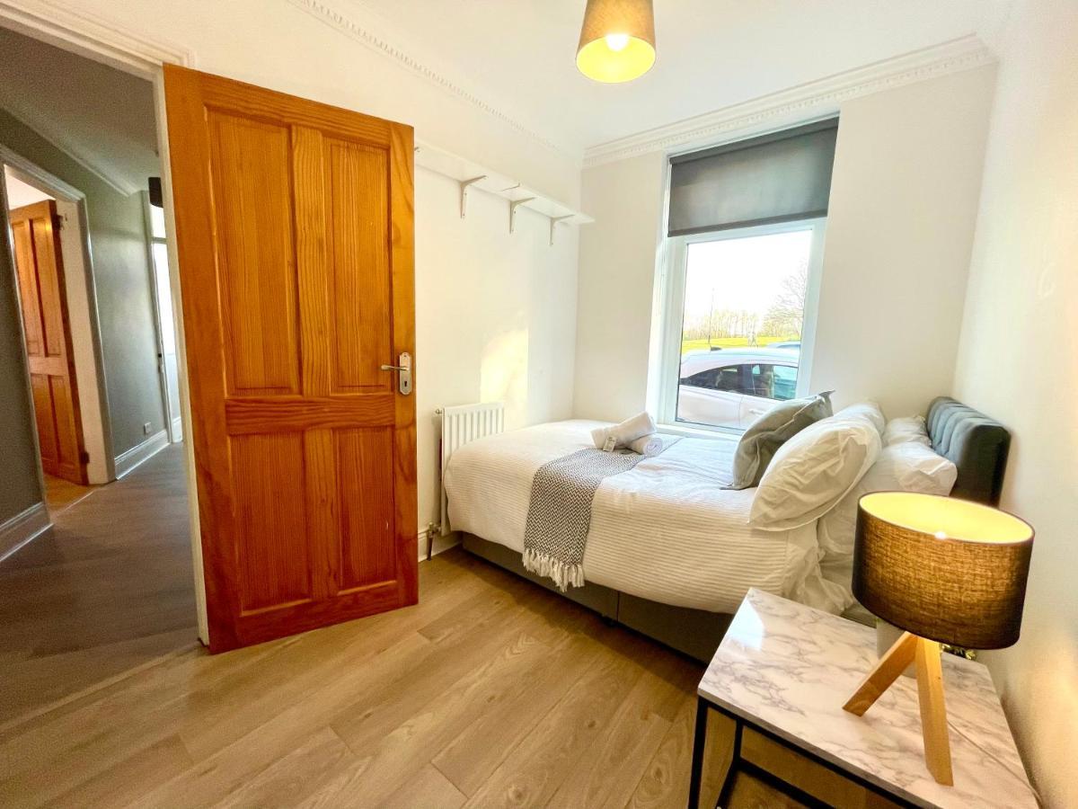 Huge Serviced Apartment With Free Parking Jesmond Extérieur photo
