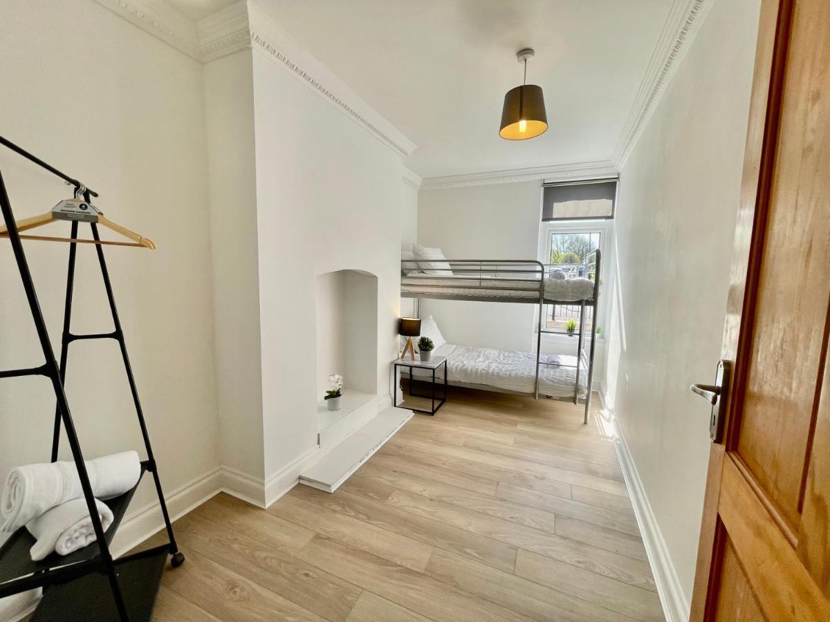Huge Serviced Apartment With Free Parking Jesmond Extérieur photo