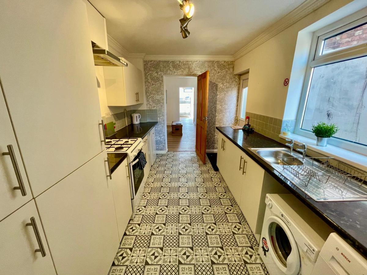 Huge Serviced Apartment With Free Parking Jesmond Extérieur photo