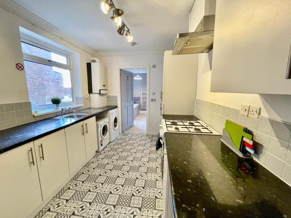 Huge Serviced Apartment With Free Parking Jesmond Extérieur photo